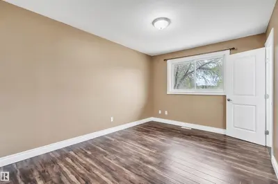 Interior photo 3 of #405 61314 RR 463