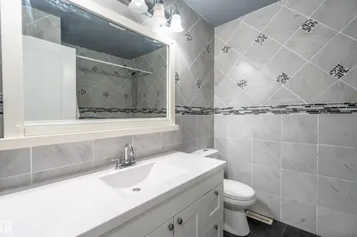 Interior photo 1 of #405 61314 RR 463