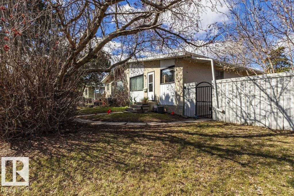 11406 32 ST NW, Edmonton - 4 bedroom Duplex for sale