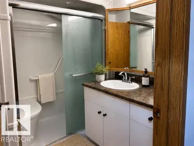 Interior photo 4 of 241 OEMING RD NW