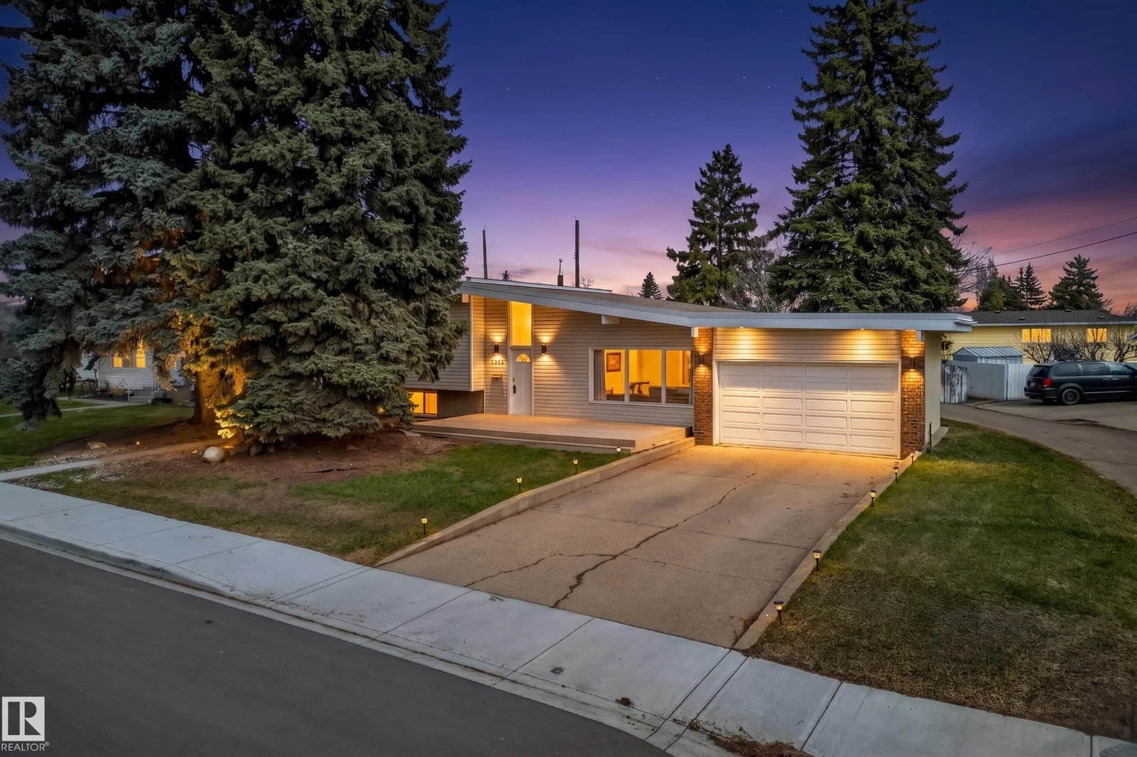 5304 90A AV NW, Edmonton - 4 bedroom Detached Single Family for sale