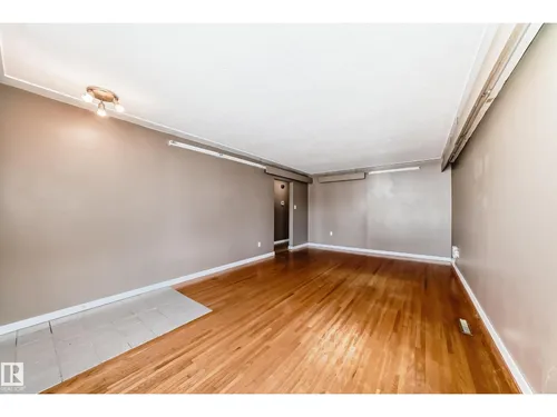 10837 65 AV NW, Edmonton - $519,885