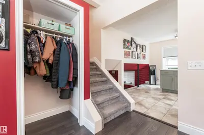 Interior photo 4 of 9 DARLINGTON DR
