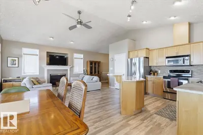 Interior photo 3 of 72 Beach Ave
