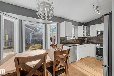 Interior photo 2 of 4109 44 AV