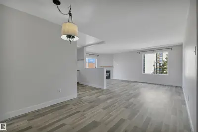 Interior photo 4 of 
