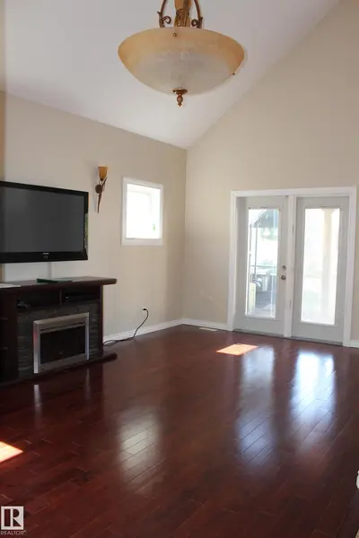 Interior photo 2 of 5027 52 AV