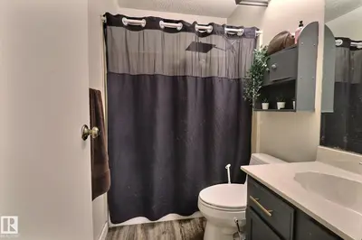 Interior photo 4 of 5315 39 AV NW