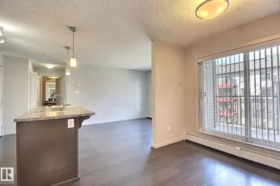 Interior photo 1 of #324 344 WINDERMERE RD NW
