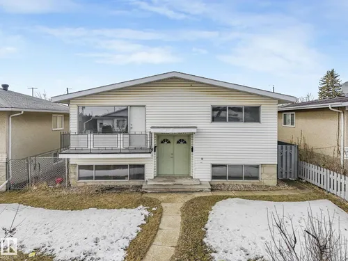 12722/24 83 ST NW, Edmonton - $449,900