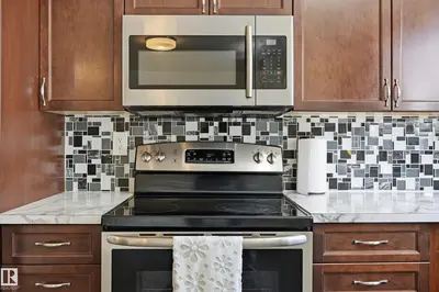 Interior photo 3 of 18424 96A AV NW