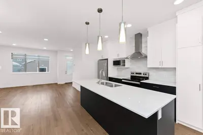 Interior photo 4 of 1529 Plum CI SW