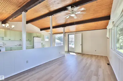 Interior photo 4 of 