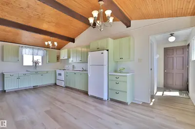 Interior photo 3 of 