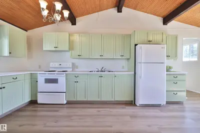 Interior photo 2 of 