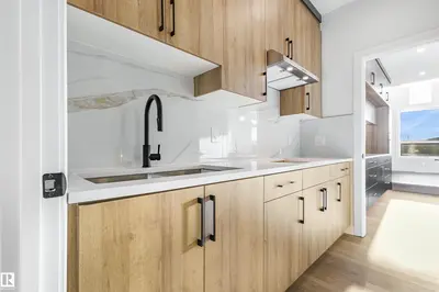 Interior photo 3 of 372 Creekside Green