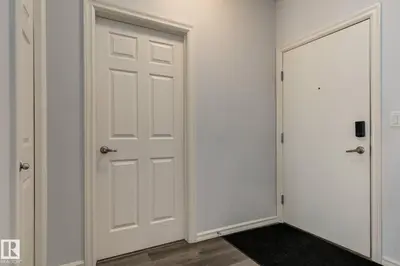 Interior photo 1 of #235 263 MACEWAN RD SW