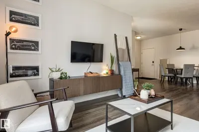 Interior photo 3 of #235 263 MACEWAN RD SW