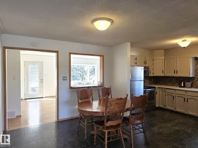 Interior photo 4 of 51130 RGE ROAD 63