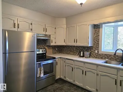Interior photo 2 of 51130 RGE ROAD 63