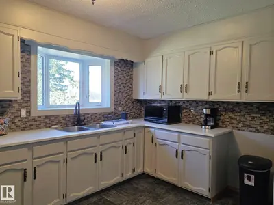 Interior photo 3 of 51130 RGE ROAD 63