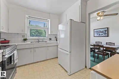 Interior photo 2 of 
