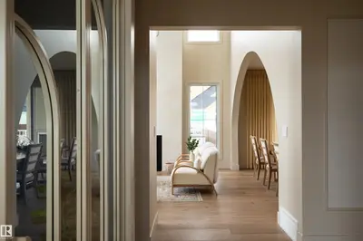 Interior photo 2 of 8 JARDIN PL