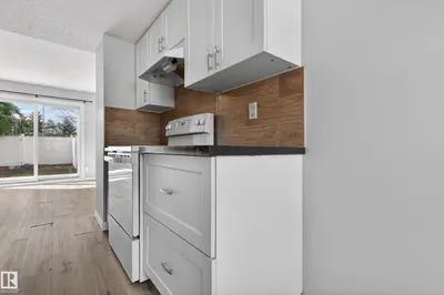 Interior photo 4 of 18 LAKEWOOD VG NW