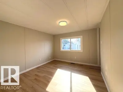 Interior photo 2 of 67 Ridgeway Drive NW