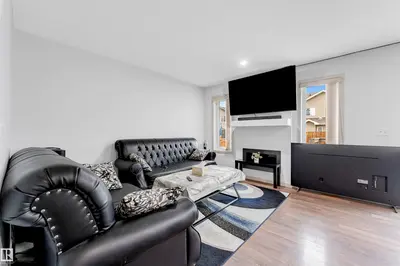 Interior photo 2 of 3048 16 AV NW