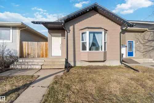 4132 51 ST, Gibbons - $315,000