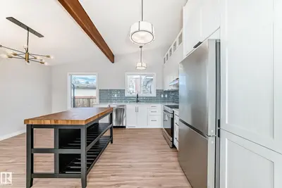 Interior photo 3 of 