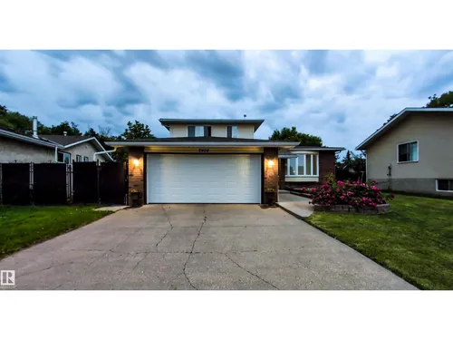 2404 80 ST NW, Edmonton - $579,900