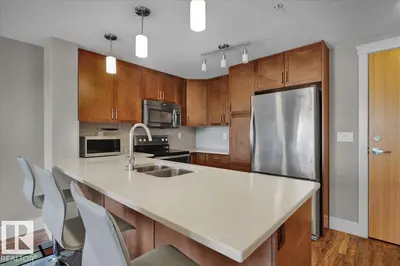 Interior photo 3 of 