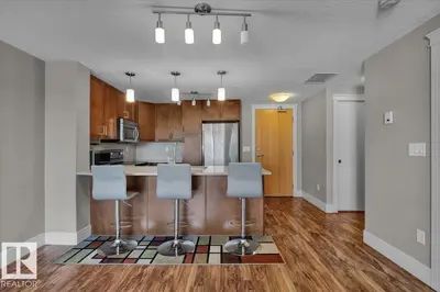 Interior photo 4 of 