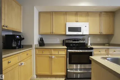 Interior photo 3 of 36 HARTWICK LO