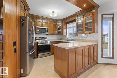 Interior photo 3 of 4003 LAKESHORE DR