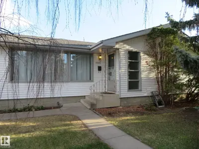 Interior photo 1 of 11423 50 AV NW