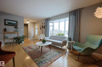 Interior photo 2 of 43 BRAMPTON ST