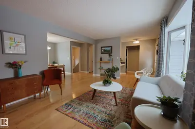 Interior photo 3 of 43 BRAMPTON ST