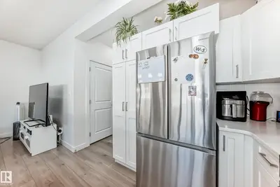 Interior photo 2 of #19 740 DANIELS WY SW