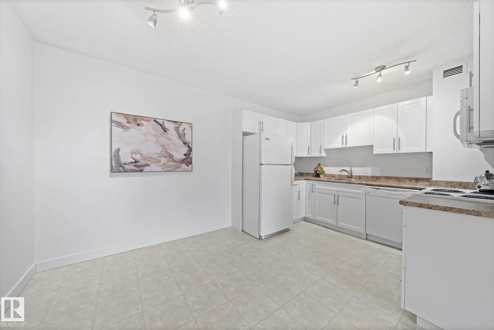 #808 9710 105 ST NW, Edmonton - 1 bedroom Apartment for sale