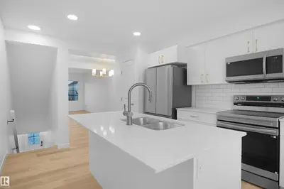 Interior photo 4 of 3-1211 Keswick DR SW