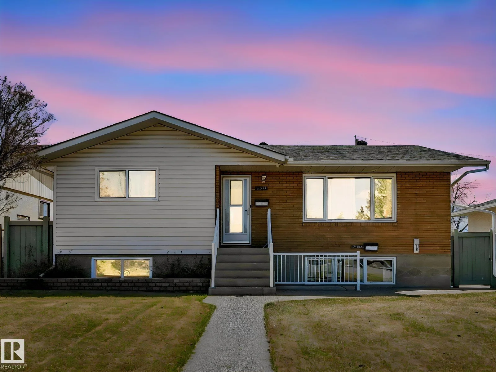 12715 95 ST NW, Edmonton - 5 bedroom Duplex for sale