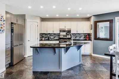 Interior photo 3 of 96 Bonin CR