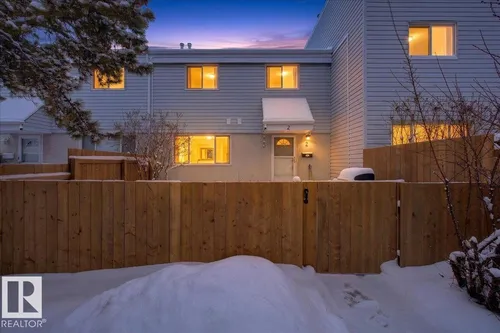 2 MCLEOD PL NW, Edmonton - $205,000