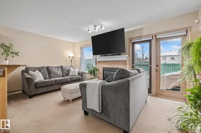 Interior photo 4 of #7 15 WOODSMERE CL