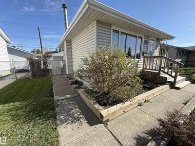 Interior photo 2 of 16112 87 AV NW