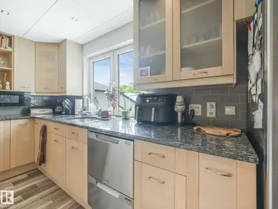 Interior photo 2 of 10961 75 AV NW