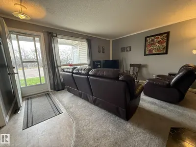 Interior photo 1 of #5 2204 118 ST NW